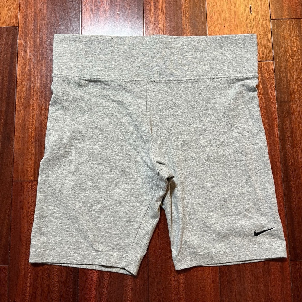 Nike Sportswear Leg-A-See Women's Mid-Rise Bike Shorts Size Large Gray